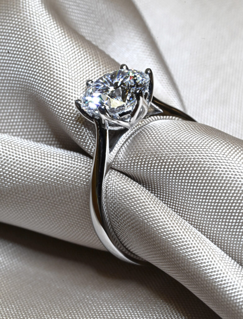 Bijoutier - Joaillier - Diamantaire à Starsbourg | Atelier KADOR - De la réparation à la conception de vos bijoux...