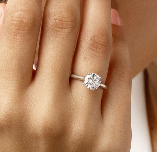 BAGUE DE FIANÇAILLES SUR-MESURE